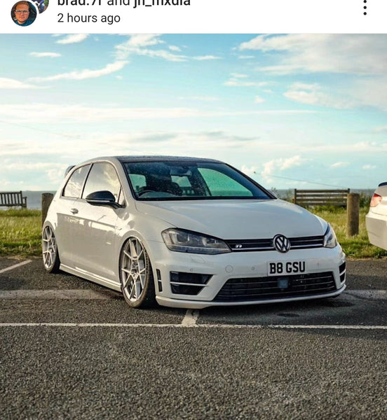 VW Golf R with some short 3D gel plates