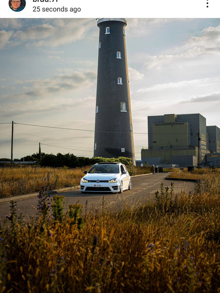 VW Golf R with some short 3D gel plates